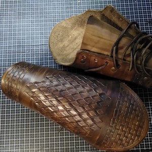 A pair of bracers